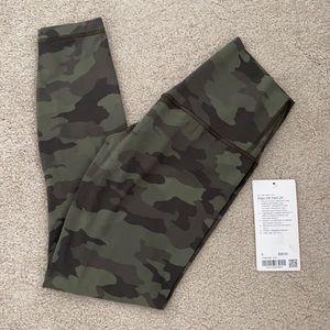 Lululemon Camo Align 25”